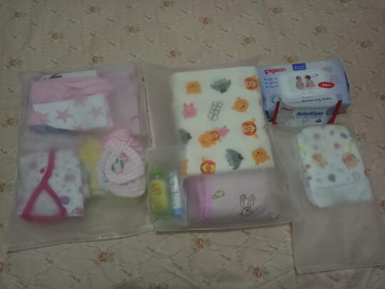 Perlengkapan Mommy dan Debay yang perlu dibawa saat Melahirkan di RS