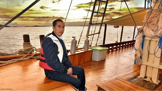 Viral Jokowi Naik Kapal Phinisi Dengan Tarif 12,2 Juta Di Labuan Bajo