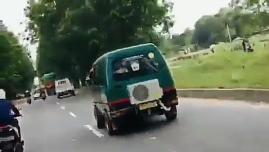 Desain Angkot Unik dan Menarik, Ada Blower Pembawa Angin Surga! Masih Pengap Gak Ya?