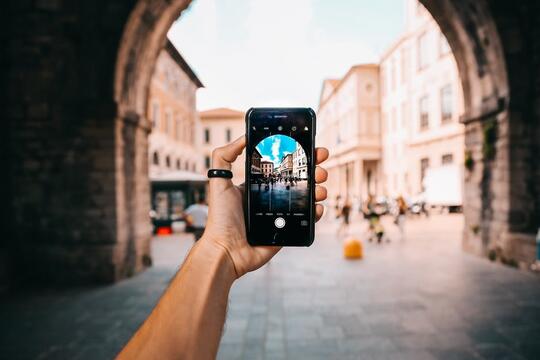 4 Kesalahan Umum Yang Dilakukan Penggunaan Smartphone Saat Traveling