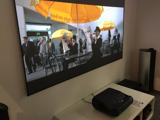 MURAH ?? Tren "LED PROJECTOR" Yang Semakin Dicari Untuk Hiburan Dirumah!