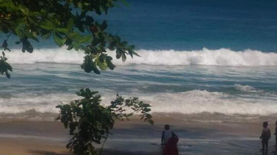 Pesona Pantai Undi, Distrik Masni, Manokwari, Papua Barat