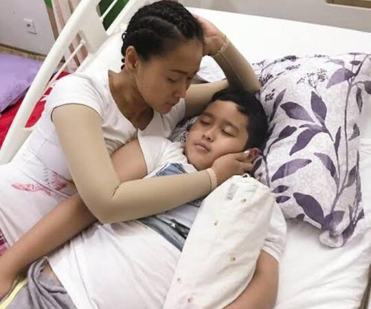 Mengejutkan! Demi Anaknya Sembuh Inul Daratista Rela Beli Mainan Sampai Ke Singapure