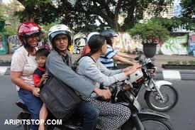 Peraturan Bersepeda Motor Diperketat, Darin Antisipasi Yang Masuk Akal Hingga Nyleneh