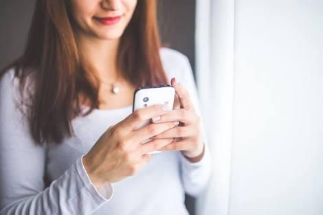 7 Alasan Kenapa Perempuan Suka Menarik Chatnya Kembali! Kamu yang Mana?