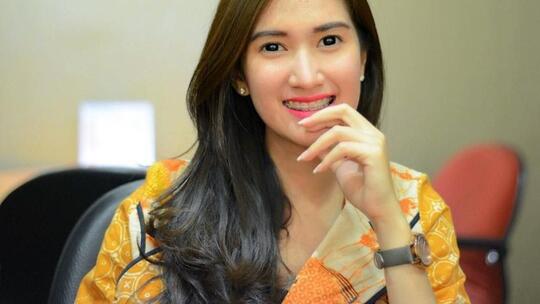 4 Fakta Menarik Tukang Tahu Cantik yang Viral, SPG Mobil Lexus dan Lulusan S2 Binus?
