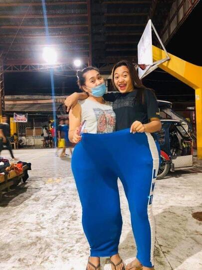 Pengungsi Gunung Taal Memakai Baju Sumbangan Mereka Bikin Ngakak!