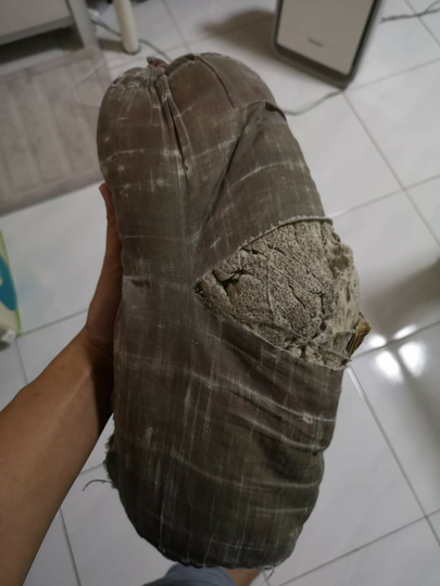 Jorok Ga Sih Tidur Sama Bantal Busuk Selama 25 Tahun? Coba Tanya Cowok Ganteng Ini