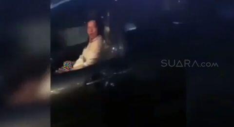 Heboh Tindakan Asusila Seorang Pengemudi Mobil di Jakarta!