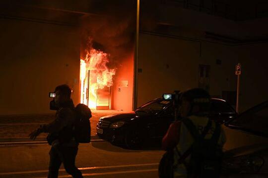 Di Hong Kong, Bakar Apartemen Demi Terhindar Dari Coronavirus