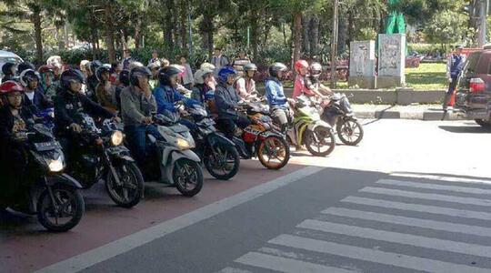 Kenapa Indonesia Akrab dengan Macet? Mari Kita Bahas Kuy!