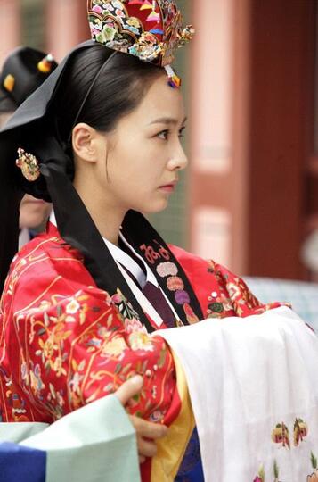 Cantiknya Warna-warna Baju Tradisional Korea