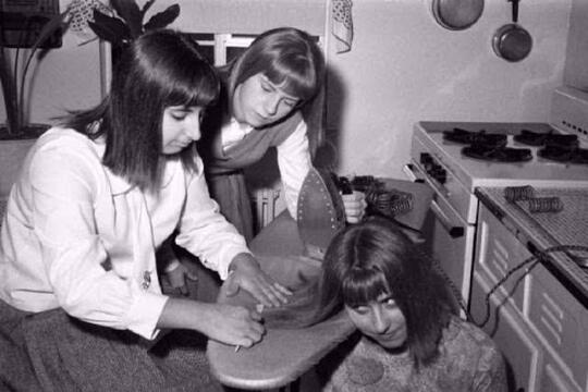 ALAT2 UNIK DI JAMAN DULU YANG TERNYATA MASIH ADA DI JAMAN SEKARANG (P1)