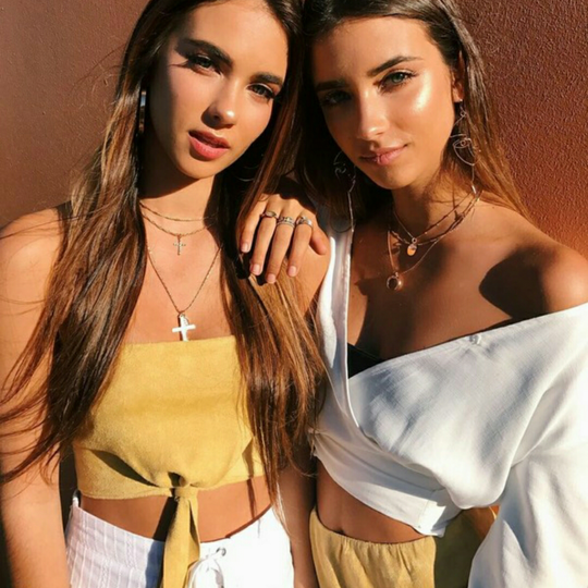 Twins Australia Tercantik di Negaranya. Awas Meleleh!