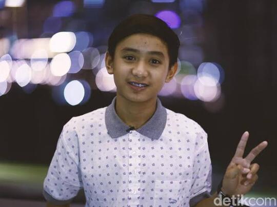 250 Ribu Pasang Mata Warganet Nonton Video Ibu Guru Main Tik Tok, Heboh Bener Ya!