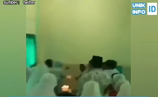Romantisme Murid SD Berikan Kejutan Ulang Tahun ke Guru, Bikin Haru! Ini Boleh Viral