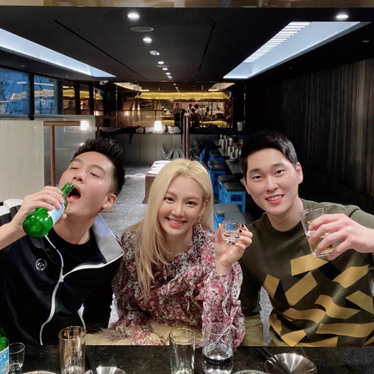 Berpose Asik Hingga Joget Tik Tok Bareng Hyoyeon SNSD, Boy William Bikin SONE Iri