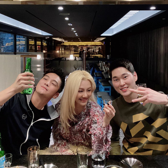 Berpose Asik Hingga Joget Tik Tok Bareng Hyoyeon SNSD, Boy William Bikin SONE Iri