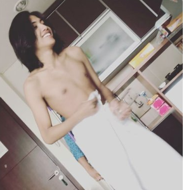 Netizen Heboh Millen Cyrus Unggah Foto Toples, Ria Ricis Ikut Komentar