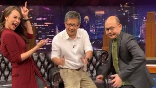 Nyesel Gak Nonton! Jamaah Tik Tok Super Kocak, Joget Santuy Bikin Ngakak GulingGuling