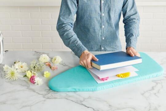 Manfaatkan Bunga Kering dan Sulap Menjadi Case HP Bunga yang Super Gemash!