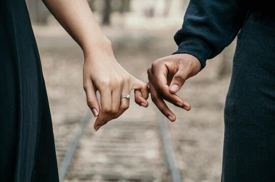 8 Cara Meningkatkan Kualitas Komunikasi bagi Pasangan Long Distance Relationship