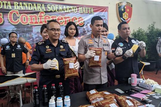 Pria Yaman Bawa 9,16 Kg Daun Khat yg Efeknya Mirip Ganja untuk Pesta di Puncak Bogor