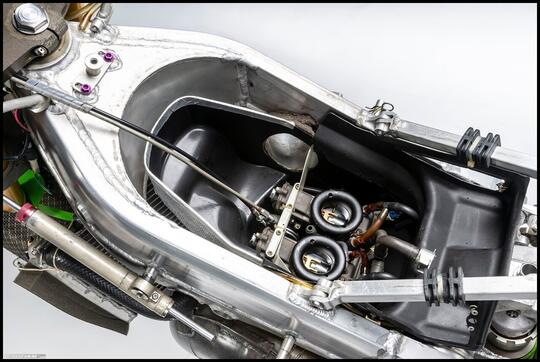 Motor Balap GP Kawasaki Jadul, Mesinnya Aneh Banget Punya Konfigurasi V Kebalik