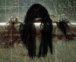 Suster Berlumuran Darah di atas Kakek