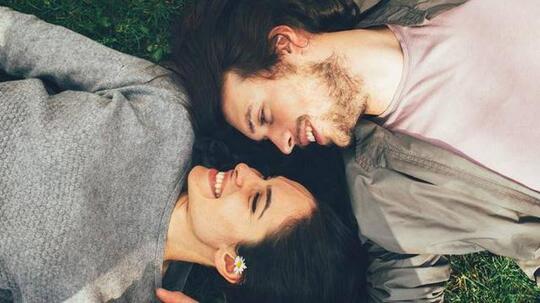 Wajib Tahu, 5 Alasan Kuat Mengapa Cinta Lebih Berharga daripada Harta