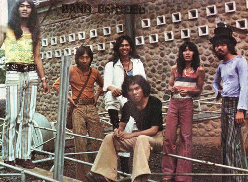Band Yang Dimaksud Rhoma Irama Di Indonesian Idol, Band Yang Membaluri Darah Kelinci