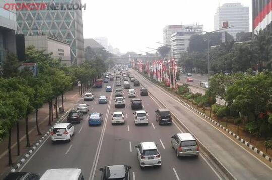 Makin Panas Larangan Motor Melintas di Jalan Raya