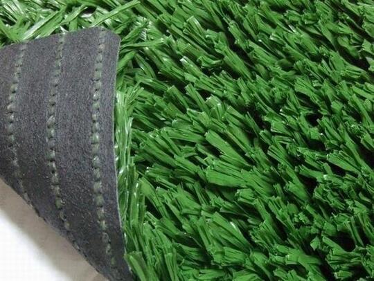 Maen Futsal Malam Pake Rumput Sintetis, Kelar Hidup Ente (benarkah?)