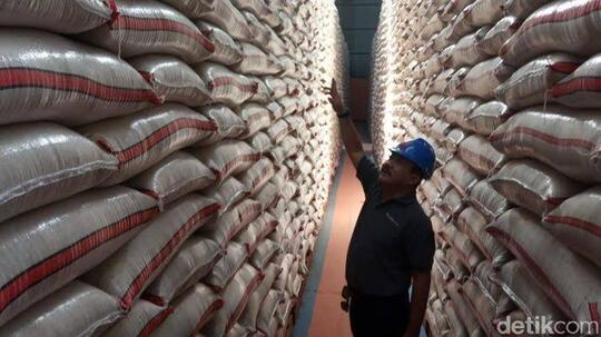 Ini Bahan Pokok yang Pembeliannya Dibatasi Mulai Hari Ini