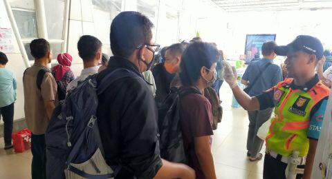 Dituding Keliru, Cek Suhu Tubuh Penumpang KRL Jadi Bulan-bulanan Warganet
