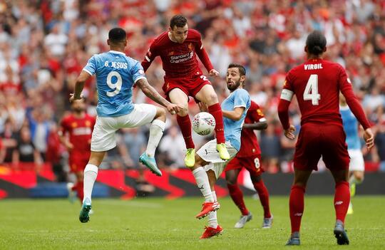Pilih Mana: Liga Inggris Selesai Saja atau Lanjut Tanpa Penonton?