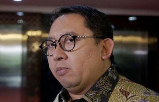 Fadli Zon: Pak Jokowi, 50 Juta Masker Tak Terlihat, Disimpan di Mana?