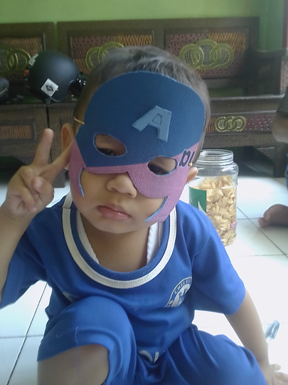 Bikin Kreasi Topeng Superhero dan Rak Serbaguna Dari Bahan Bekas, Yuk Intip Caranya !