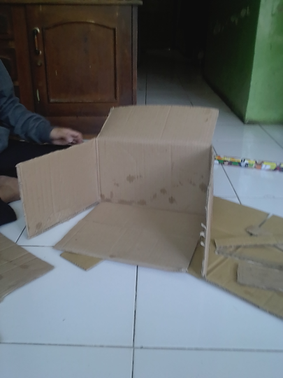 Bikin Kreasi Topeng Superhero dan Rak Serbaguna Dari Bahan Bekas, Yuk Intip Caranya !