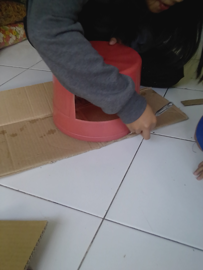 Bikin Kreasi Topeng Superhero dan Rak Serbaguna Dari Bahan Bekas, Yuk Intip Caranya !