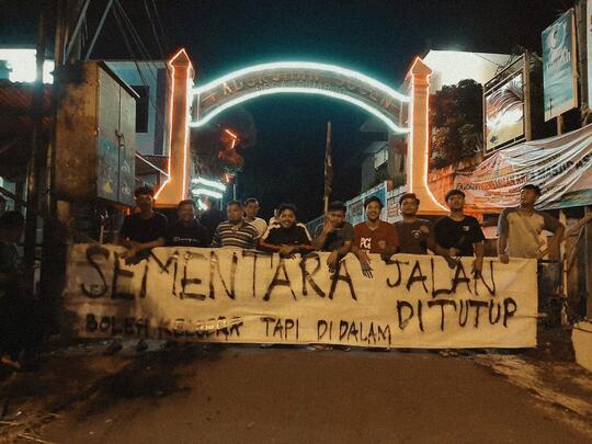 7 Foto Lockdown dengan Caption Lucu Dusun-Dusun di Yogyakarta, Patut Ditiru!