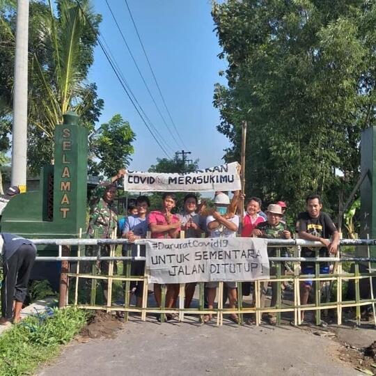 7 Foto Lockdown dengan Caption Lucu Dusun-Dusun di Yogyakarta, Patut Ditiru!