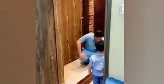 Pulang Tugas Tak Bisa Peluk Anak, Video Dokter Ini Bikin Haru! Sejahat Inikah Corona?