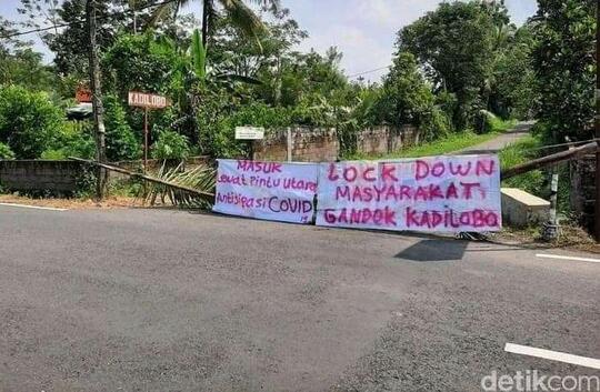 Deretan Foto Cara Para Warga Me-lockdown Tempat Tinggalnya! Wow, Bisa Dicontoh, Nih