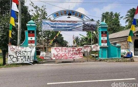 Deretan Foto Cara Para Warga Me-lockdown Tempat Tinggalnya! Wow, Bisa Dicontoh, Nih