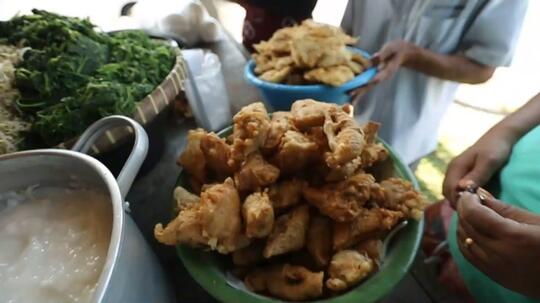 Bubur di Campur Pecel? Yuk Cuss Boyolali Gan!