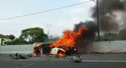 Wakil Jaksa Agung Arminsyah Tewas, Mobilnya Terbakar di Tol Jagorawi
