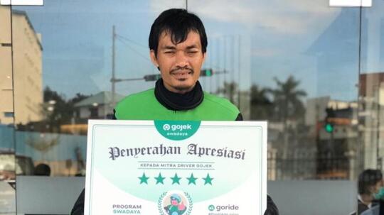 Gojek Apresiasi Ojol Pelindung Pesanan dari Semprotan Disinfektan! Ini Orangnya