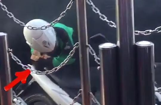 Gojek Apresiasi Ojol Pelindung Pesanan dari Semprotan Disinfektan! Ini Orangnya