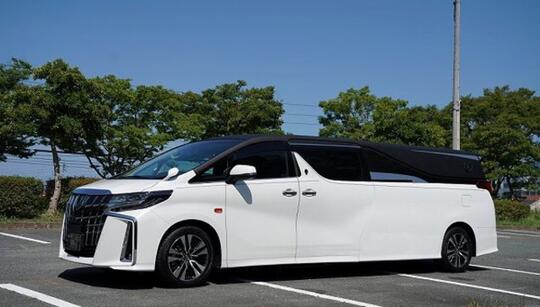 Keren, Toyota Alphard ini Dirombak Jadi Mobil Jenazah